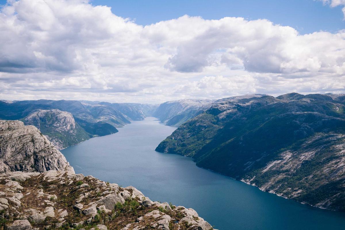 iptv arabic illustration and guide